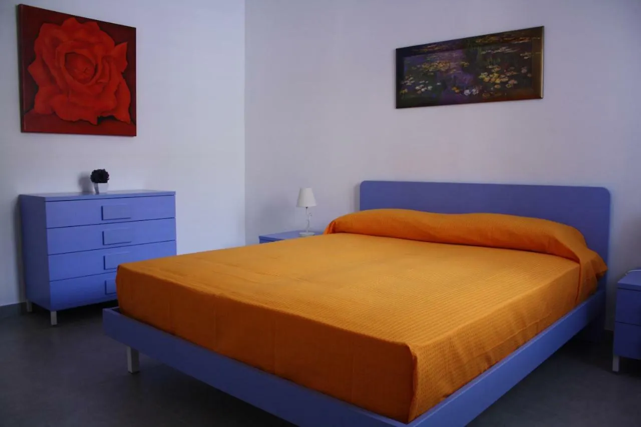 בית נופש הוילה סנטה קרוצ'ה קמרינה Casa Eucalipto איטליה